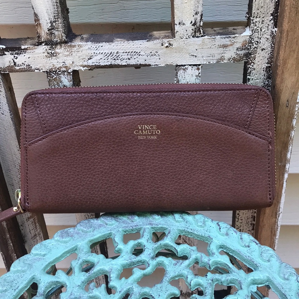 Vince Camuto Pebble leather wallet